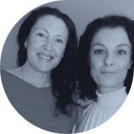 Foto van Ilse & Anne, de founders van 'The Art of Compassion' bij hun integere getuigenis van de positieve resultaten van de intuïtieve business coaching & implementatie bij de opstart van hun bedrijf met als titel 'Crucial to make bold steps!'.